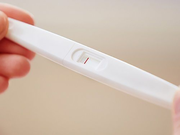 Vì sao có biểu hiện mang thai nhưng que thử hiện 1 vạch?