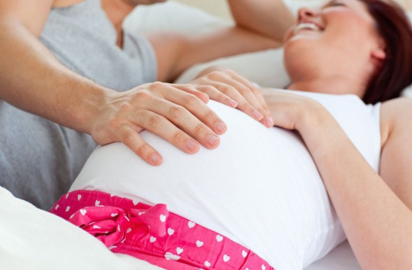 Hãy tránh tâm sự nhỏ với con 30 phút trước khi ngủ nhé. Nếu không mẹ khó có giấc ngủ ngon đó.