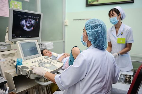 Thực hiện theo yều bác sĩ